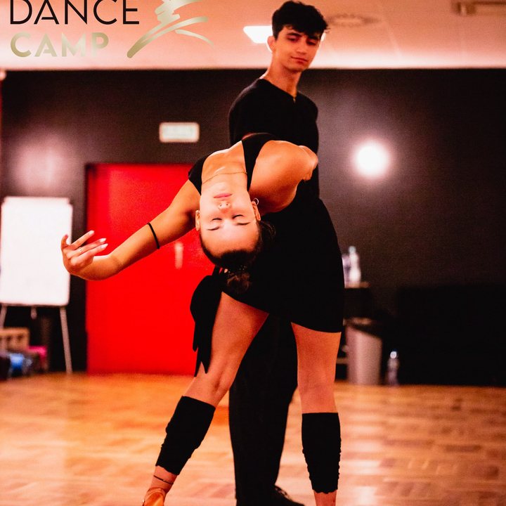 Element choreografii w parze